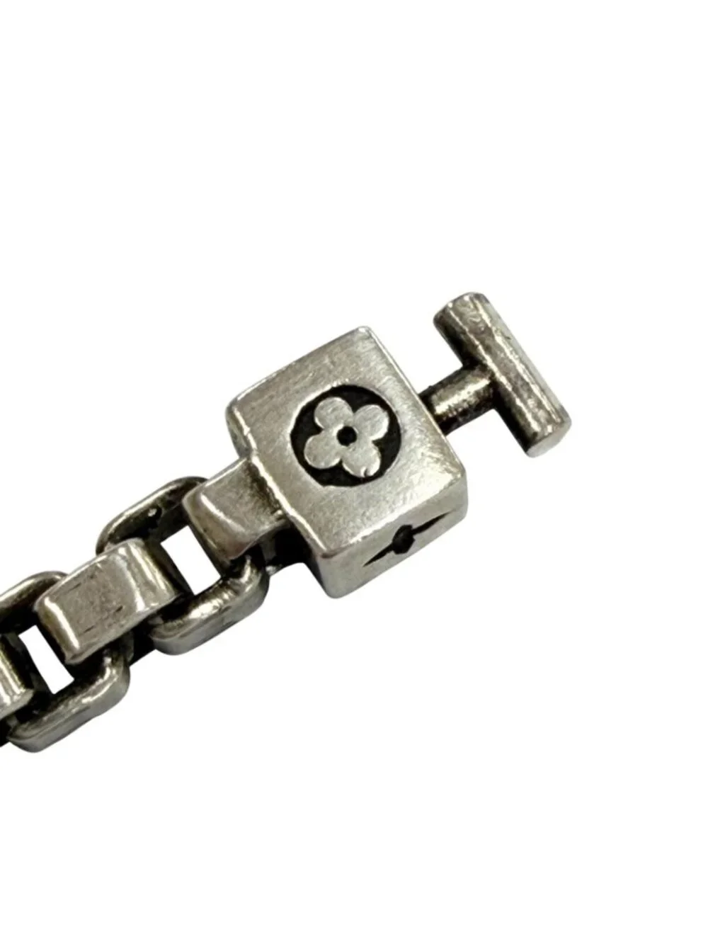 Louis Vuitton Necklace LV Terra Chain Silver